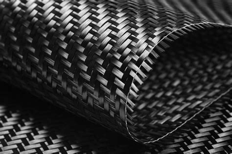  Carbon Fiber: Innowacyjne materiały kompozytowe dla lekkich i wytrzymałych konstrukcji!